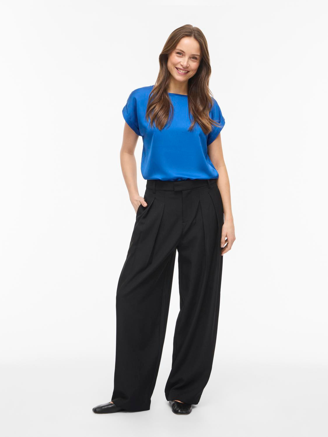 model_shot-front_full